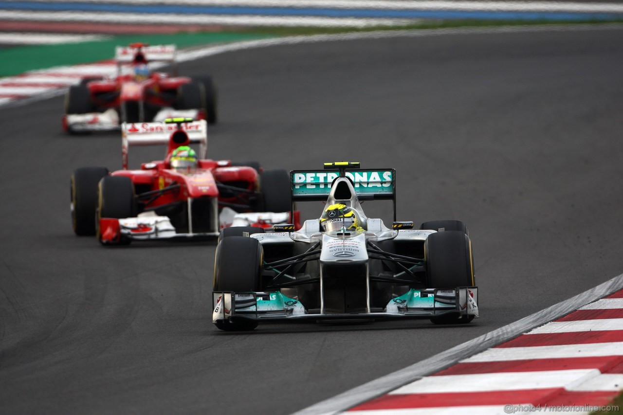 GP KOREA, 16.10.2011- Gara, Nico Rosberg (GER), Mercedes GP Petronas F1 Team, MGP W02 davanti a Felipe Massa (BRA), Ferrari, F-150 Italia e Fernando Alonso (ESP), Ferrari, F-150 Italia 