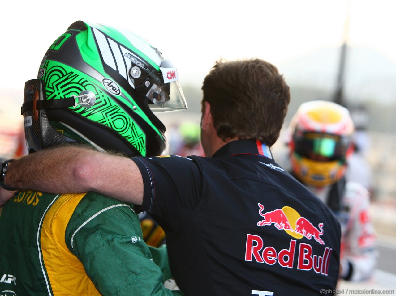 GP KOREA, 16.10.2011- Gara, Heikki Kovalainen (FIN), Team Lotus, TL11 e Christian Horner (GBR), Red Bull Racing, Sporting Director 