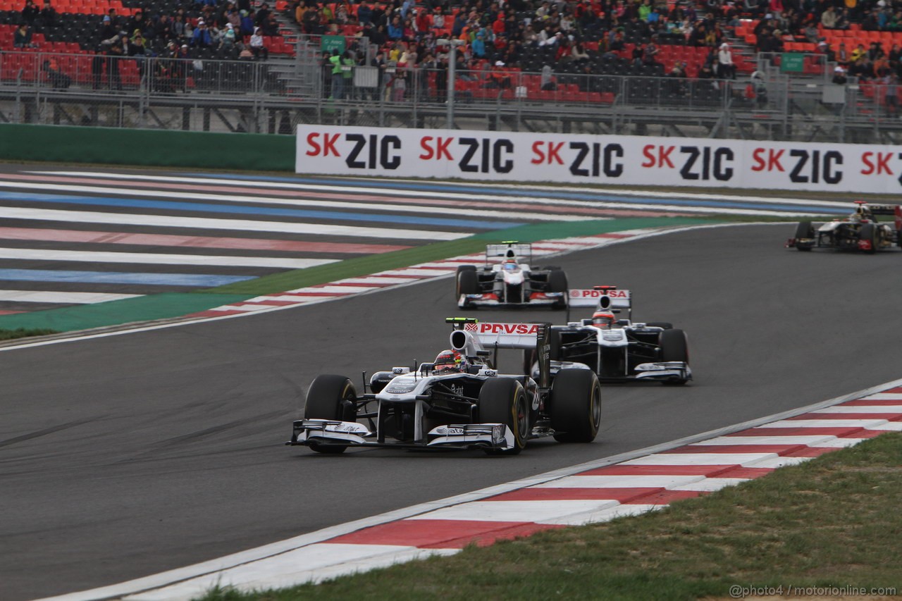 GP KOREA, 16.10.2011- Gara, Pastor Maldonado (VEN), Williams FW33 davanti a Rubens Barrichello (BRA), Williams FW33 