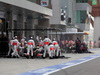 GP KOREA, 16.10.2011- Gara, Pit Stop, Lewis Hamilton (GBR), McLaren Mercedes, MP4-26 e Mark Webber (AUS), Red Bull Racing, RB7