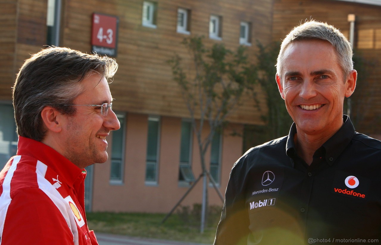 GP KOREA, 13.10.2011- Pat Fry (GBR), Technical Director (Chassis), Ferrari e Martin Whitmarsh (GBR), Chief Executive Officer Mclaren 