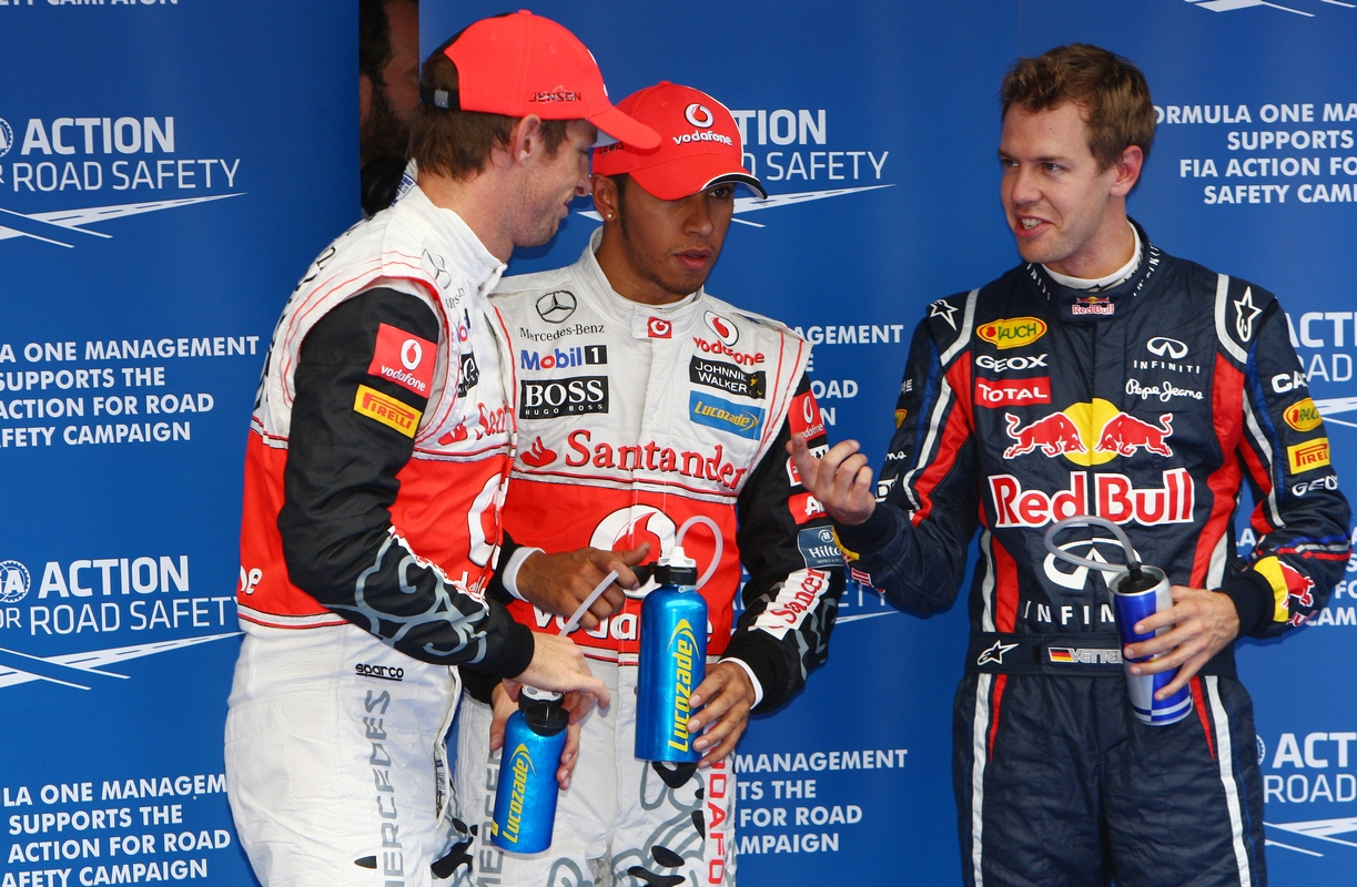 GP KOREA, 15.10.2011- Qualifiche, Lewis Hamilton (GBR), McLaren Mercedes, MP4-26 pole position, Sebastian Vettel (GER), Red Bull Racing, RB7 secondo e Jenson Button (GBR), McLaren Mercedes, MP4-26 terzo