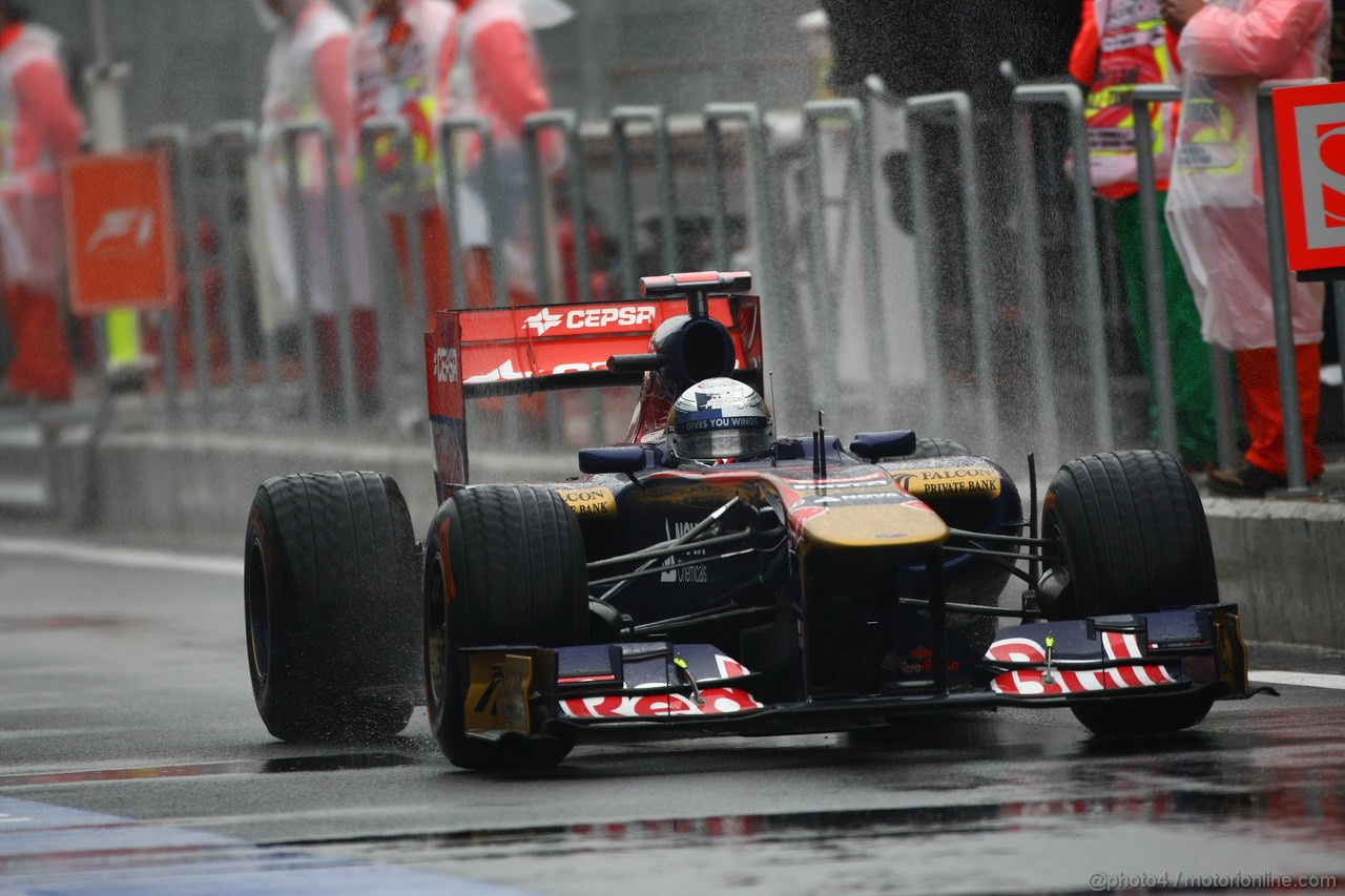 GP KOREA, 14.10.2011- Prove Libere 1, Venerdi', S�bastien Buemi (SUI), Scuderia Toro Rosso, STR6 