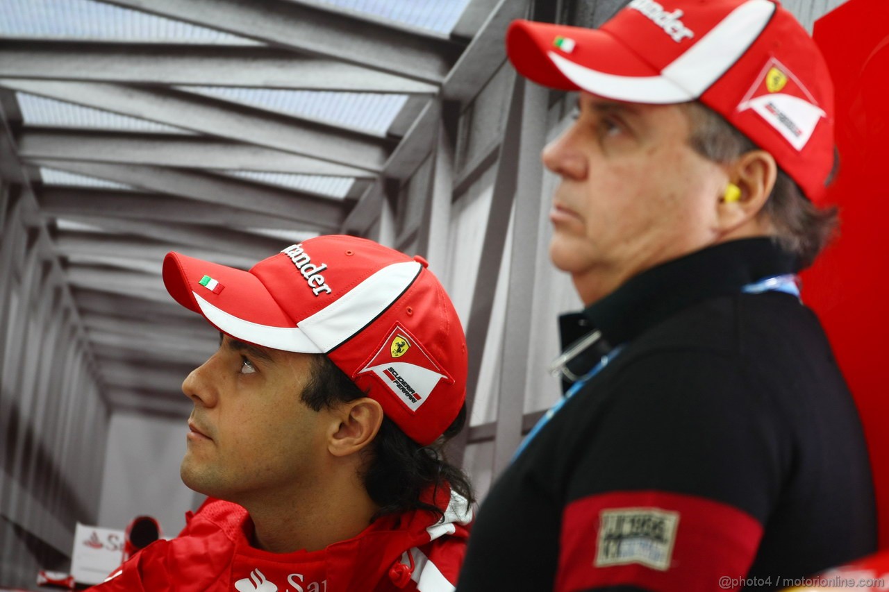 GP KOREA, 14.10.2011- Prove Libere 1, Venerdi', Felipe Massa (BRA), Ferrari, F-150 Italia e his father Luis Antonio Massa (BRA)