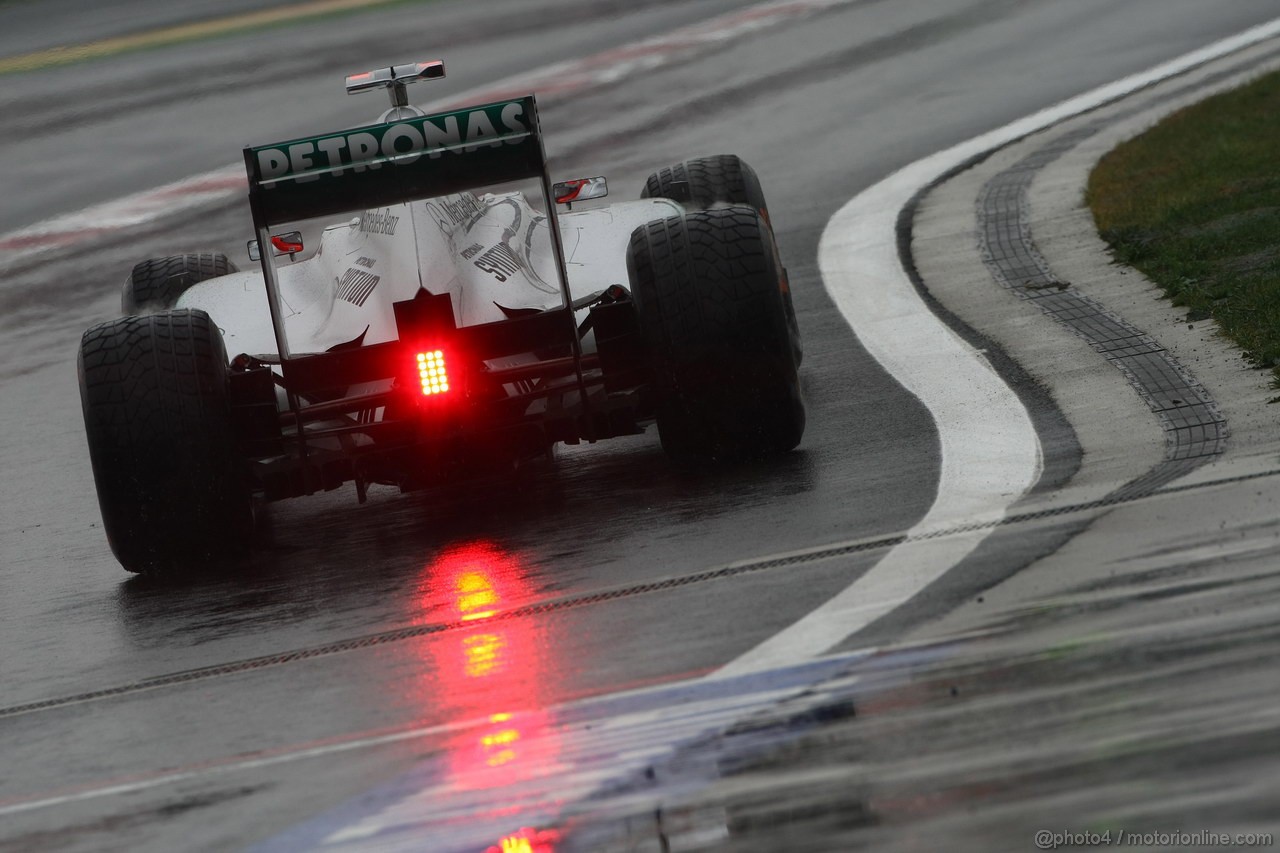 GP KOREA, 14.10.2011- Prove Libere 1, Venerdi', Michael Schumacher (GER), Mercedes GP Petronas F1 Team, MGP W02 