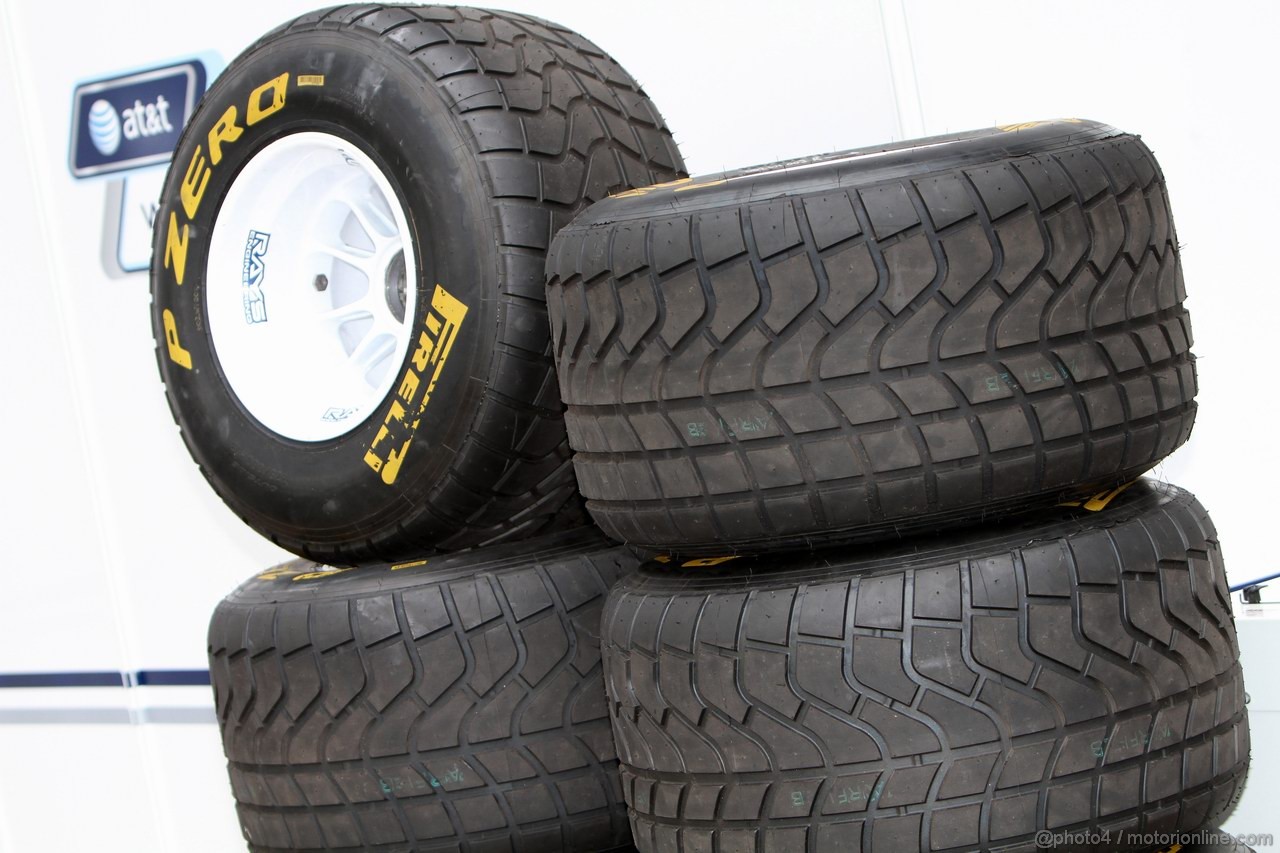 GP MALESIA, 10.04.2011- Rain Tyres Pirelli 