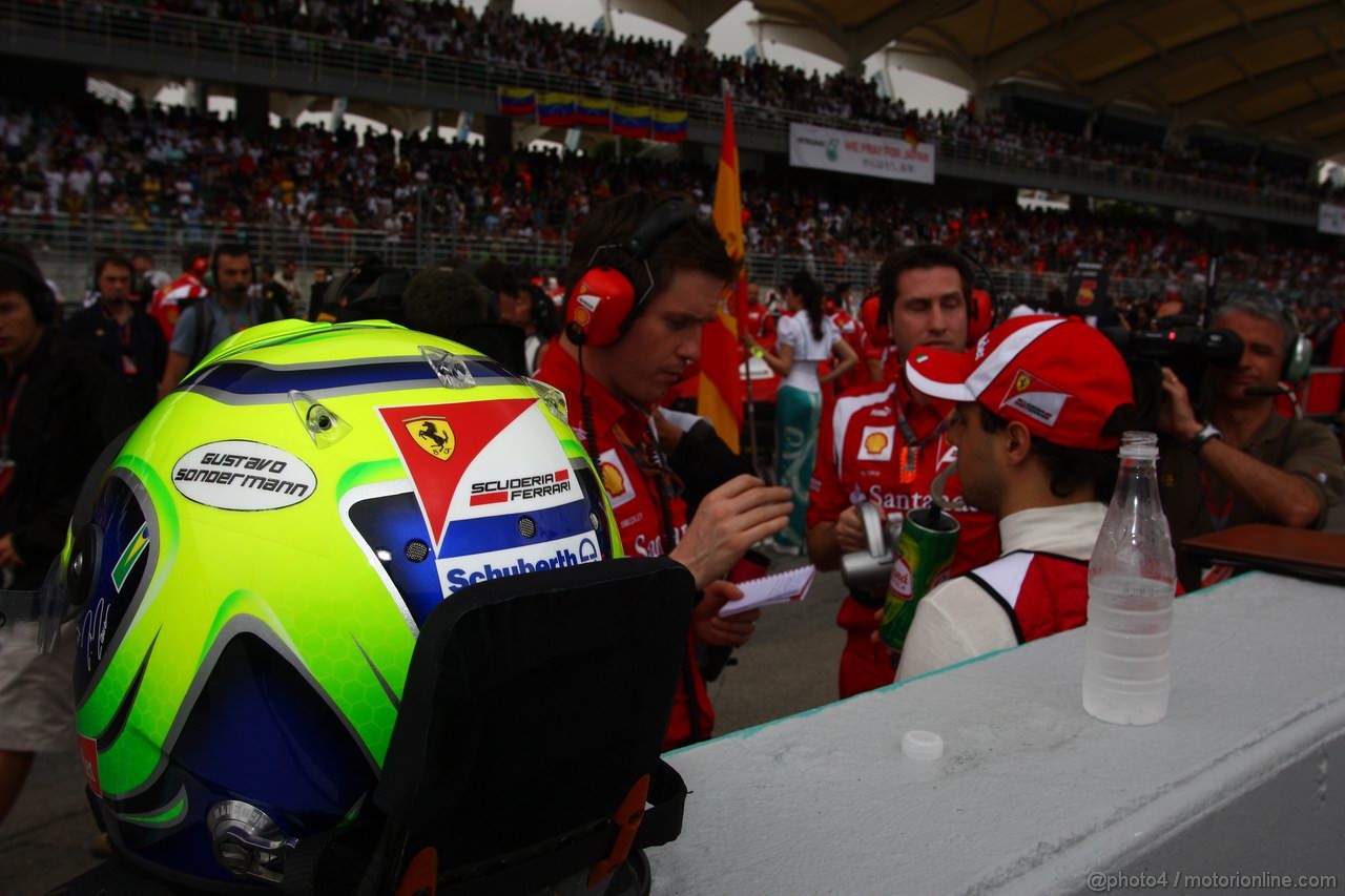 GP MALESIA, 10.04.2011- Gara, helmet of Felipe Massa (BRA), Ferrari, F-150 Italia with message to Gustavo Sondermann