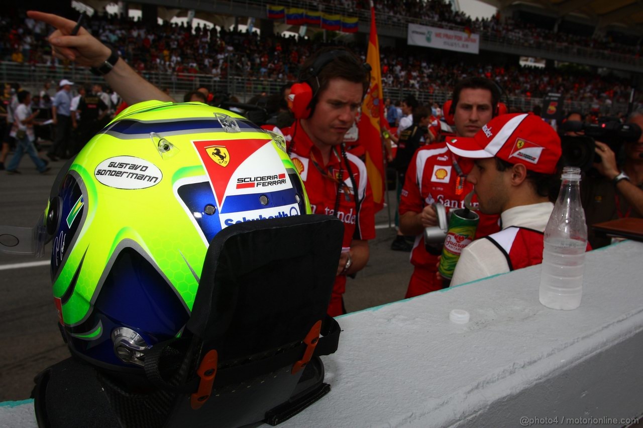 GP MALESIA, 10.04.2011- Gara, helmet of Felipe Massa (BRA), Ferrari, F-150 Italia with message to Gustavo Sondermann