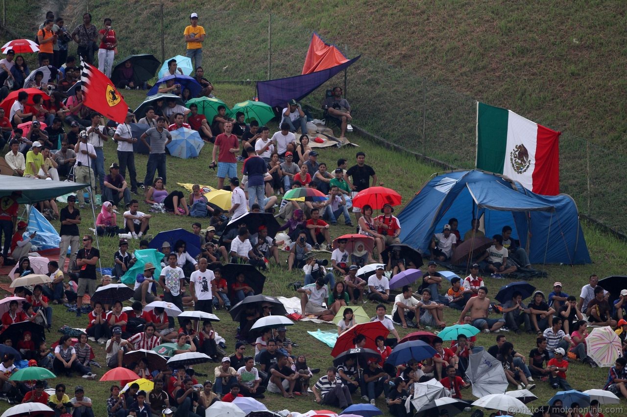 GP MALESIA, 10.04.2011- Gara, Fans