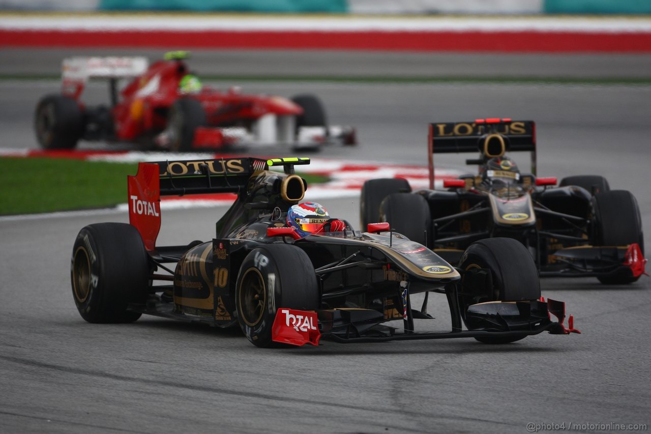 GP MALESIA, 10.04.2011- Gara, Vitaly Petrov (RUS), Lotus Renault GP, R31 e Nick Heidfeld (GER) Lotus Renault GP R31  