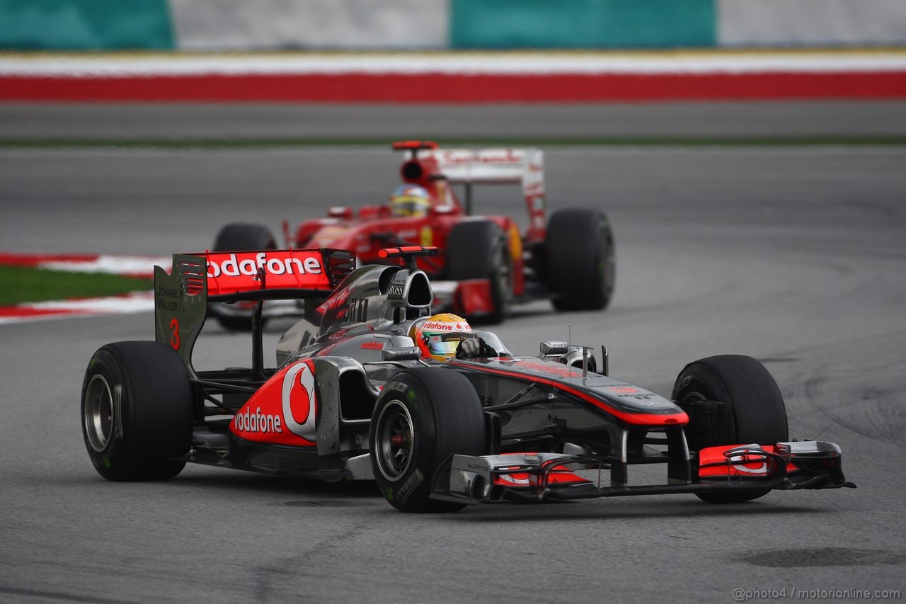 GP MALESIA, 10.04.2011- Gara, Lewis Hamilton (GBR), McLaren  Mercedes, MP4-26 davanti a Fernando Alonso (ESP), Ferrari, F-150 Italia 