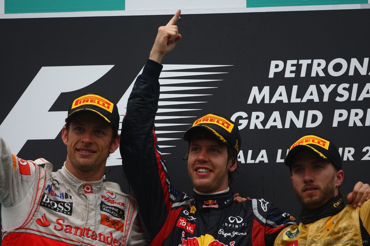 GP MALESIA, 10.04.2011- Gara, Sebastian Vettel (GER), Red Bull Racing, RB7 vincitore, Jenson Button (GBR), McLaren  Mercedes, MP4-26 secondo e Nick Heidfeld (GER) Lotus Renault GP R31  terzo 