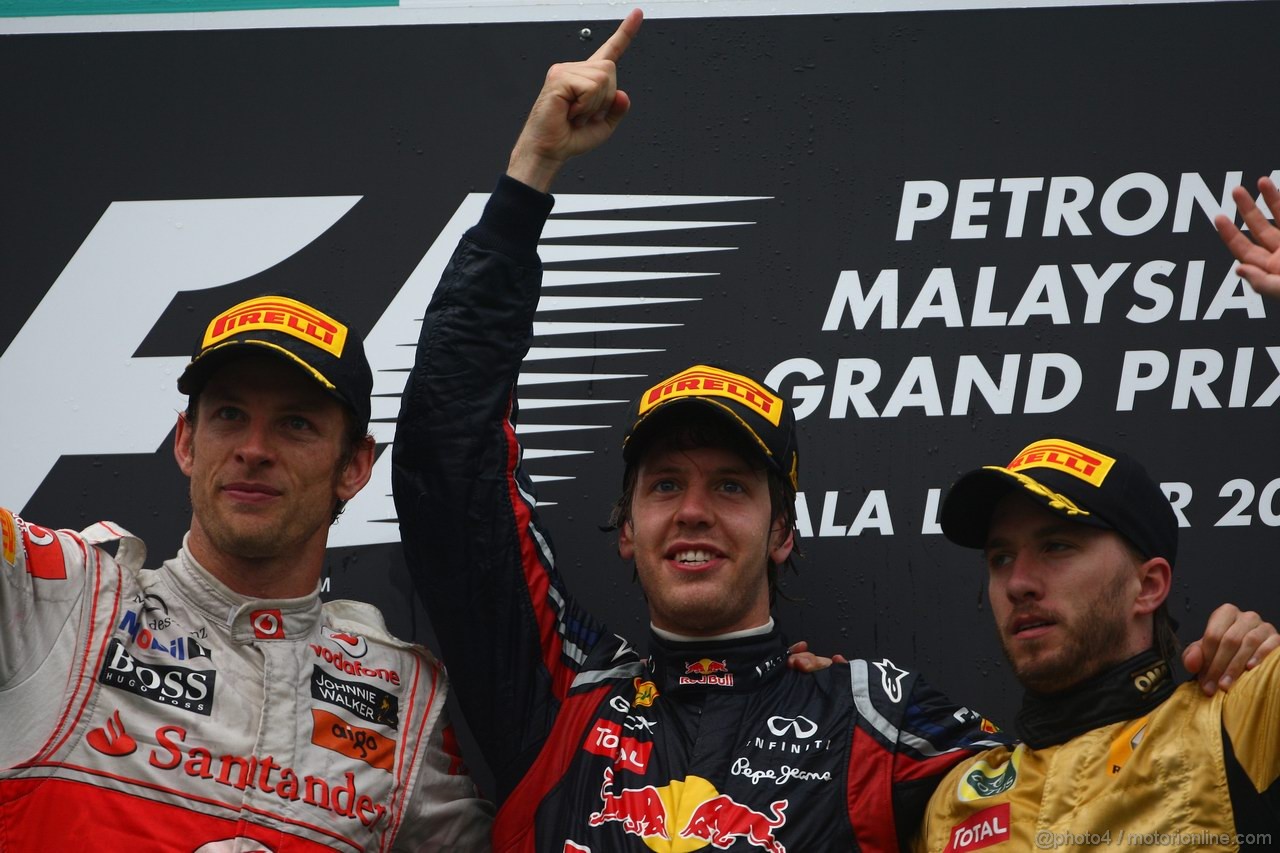 GP MALESIA, 10.04.2011- Gara, Sebastian Vettel (GER), Red Bull Racing, RB7 vincitore, Jenson Button (GBR), McLaren  Mercedes, MP4-26 secondo e Nick Heidfeld (GER) Lotus Renault GP R31  terzo 