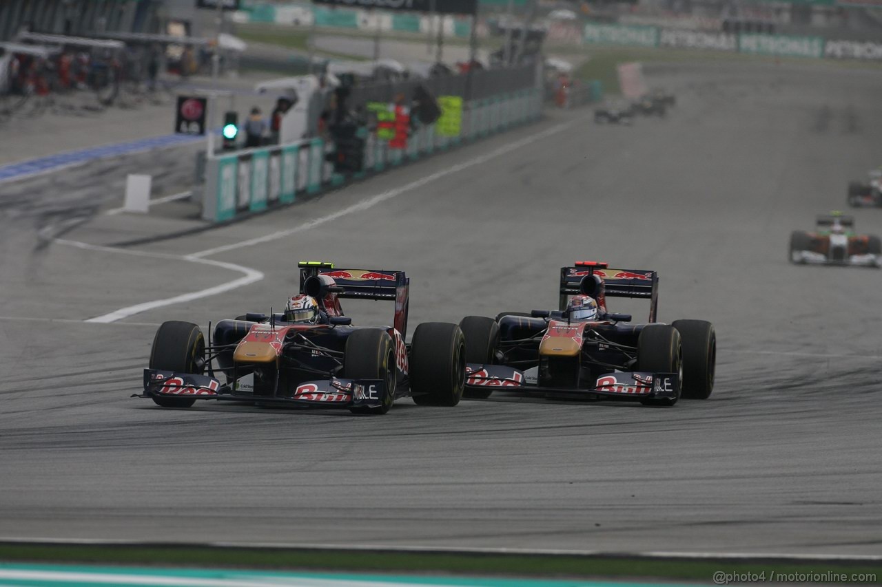 GP MALESIA, 10.04.2011- Gara, Jaime Alguersuari (SPA), Scuderia Toro Rosso, STR6 e Sébastien Buemi (SUI), Scuderia Toro Rosso, STR6 