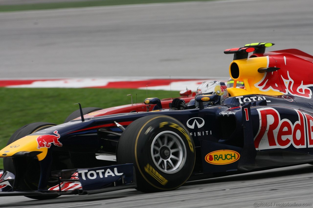 GP MALESIA, 10.04.2011- Gara, Sebastian Vettel (GER), Red Bull Racing, RB7 e Felipe Massa (BRA), Ferrari, F-150 Italia 
