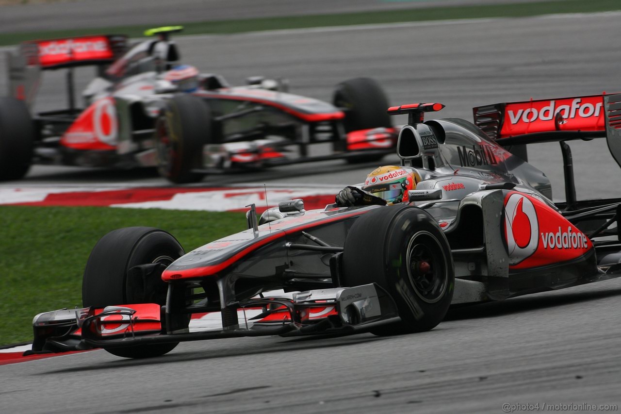 GP MALESIA, 10.04.2011- Gara, Lewis Hamilton (GBR), McLaren  Mercedes, MP4-26 davanti a Jenson Button (GBR), McLaren  Mercedes, MP4-26 