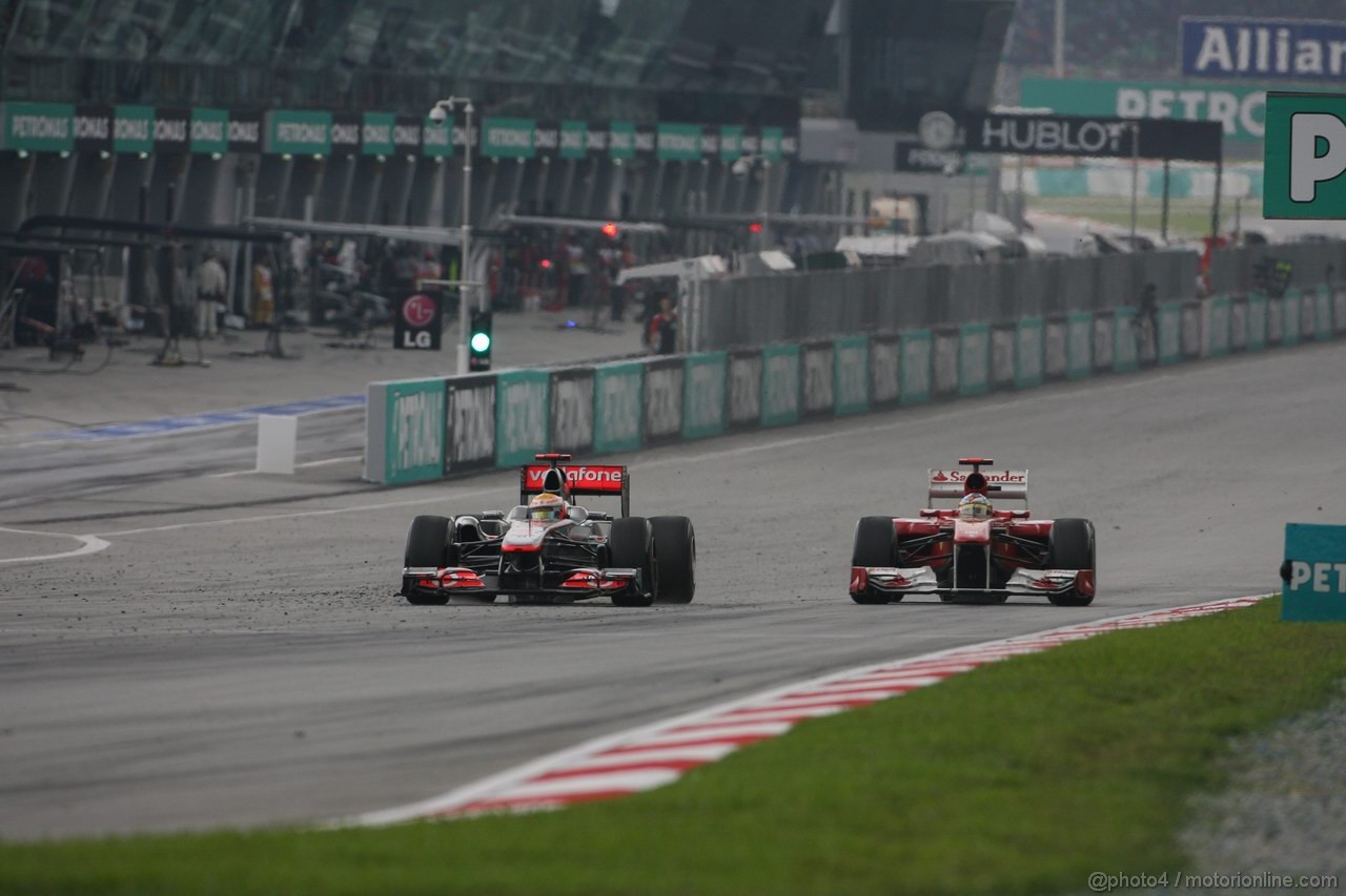 GP MALESIA, 10.04.2011- Gara, Lewis Hamilton (GBR), McLaren  Mercedes, MP4-26 e Fernando Alonso (ESP), Ferrari, F-150 Italia 