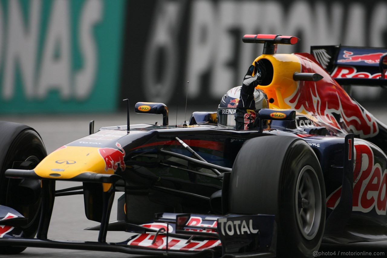 GP MALESIA, 10.04.2011- Gara, Sebastian Vettel (GER), Red Bull Racing, RB7 celebrates his victory