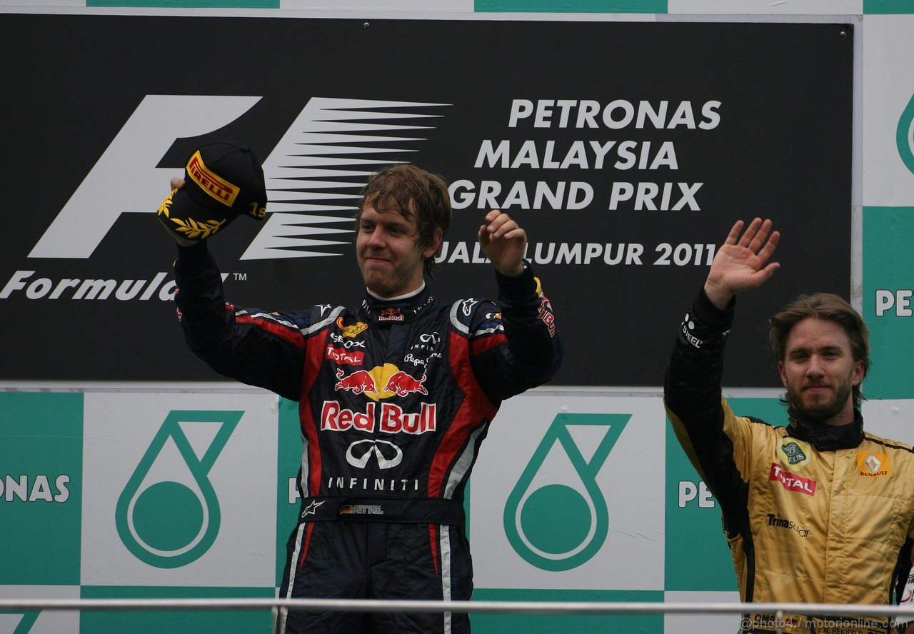 GP MALESIA, 10.04.2011- Gara, Sebastian Vettel (GER), Red Bull Racing, RB7 vincitore e Nick Heidfeld (GER) Lotus Renault GP R31  terzo 