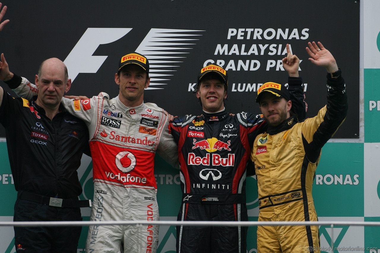 GP MALESIA, 10.04.2011- Gara, Sebastian Vettel (GER), Red Bull Racing, RB7 vincitore, Jenson Button (GBR), McLaren  Mercedes, MP4-26 secondo e Nick Heidfeld (GER) Lotus Renault GP R31 terzo with Adrian Newey (GBR), Red Bull Racing , Technical Operations Director 