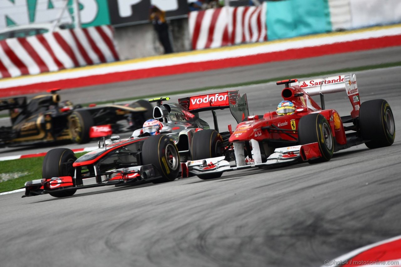 GP MALESIA, 10.04.2011- Gara, Jenson Button (GBR), McLaren  Mercedes, MP4-26 e Fernando Alonso (ESP), Ferrari, F-150 Italia 