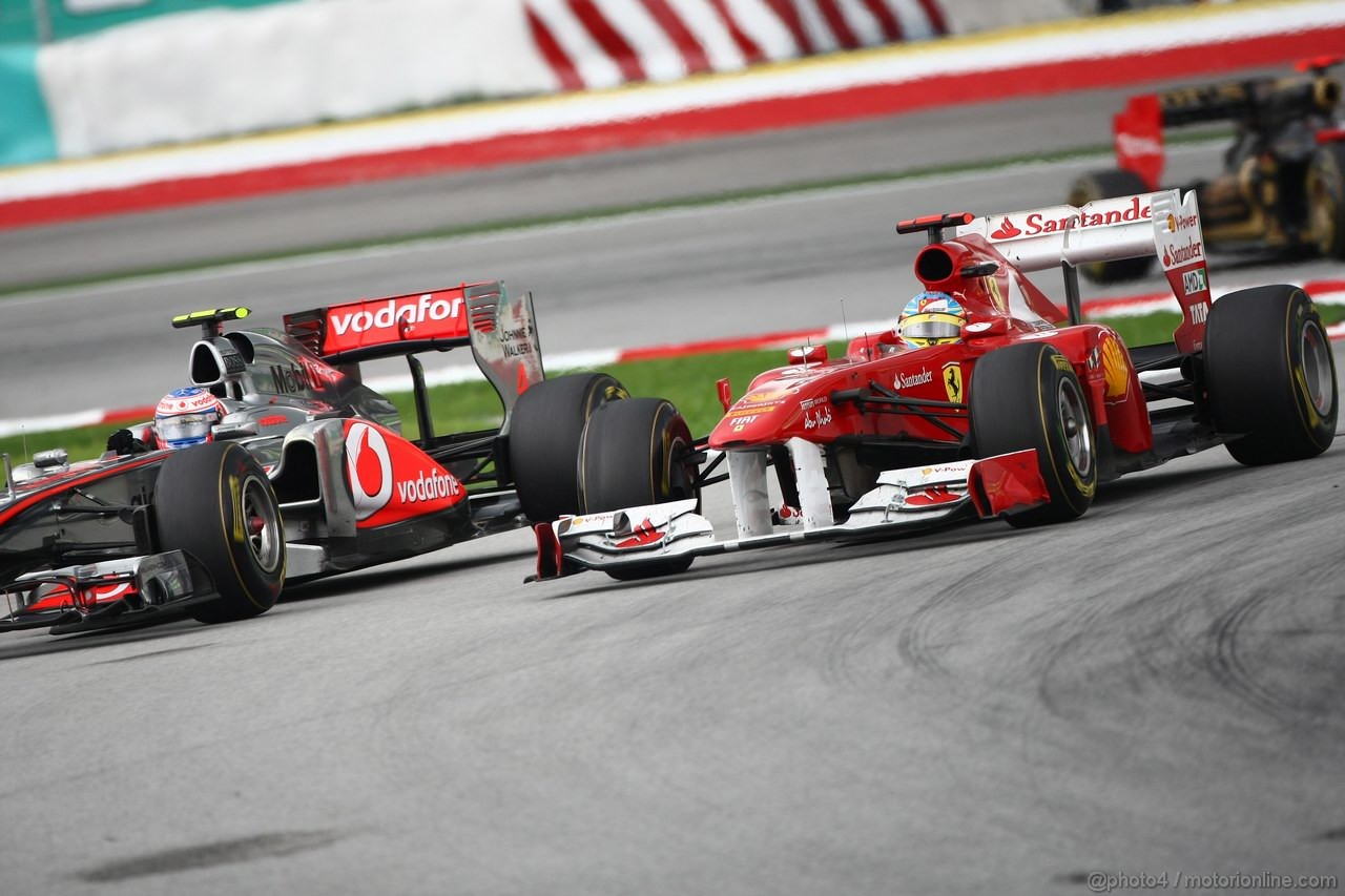 GP MALESIA, 10.04.2011- Gara, Jenson Button (GBR), McLaren  Mercedes, MP4-26 e Fernando Alonso (ESP), Ferrari, F-150 Italia 