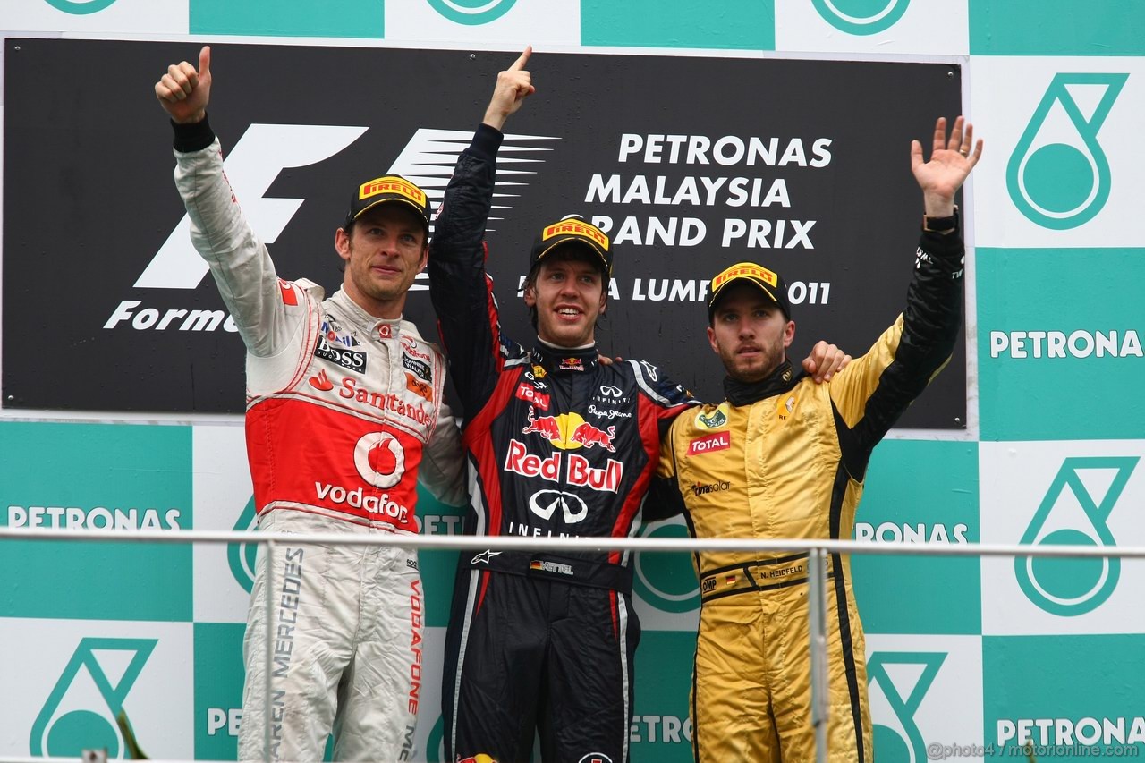 GP MALESIA, 10.04.2011- Gara, Sebastian Vettel (GER), Red Bull Racing, RB7 vincitore, Jenson Button (GBR), McLaren  Mercedes, MP4-26 secondo e Nick Heidfeld (GER) Lotus Renault GP R31  terzo 
