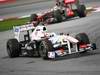 GP MALESIA, 10.04.2011- Gara, Kamui Kobayashi (JAP), Sauber F1 Team C30 davanti a Lewis Hamilton (GBR), McLaren  Mercedes, MP4-26 