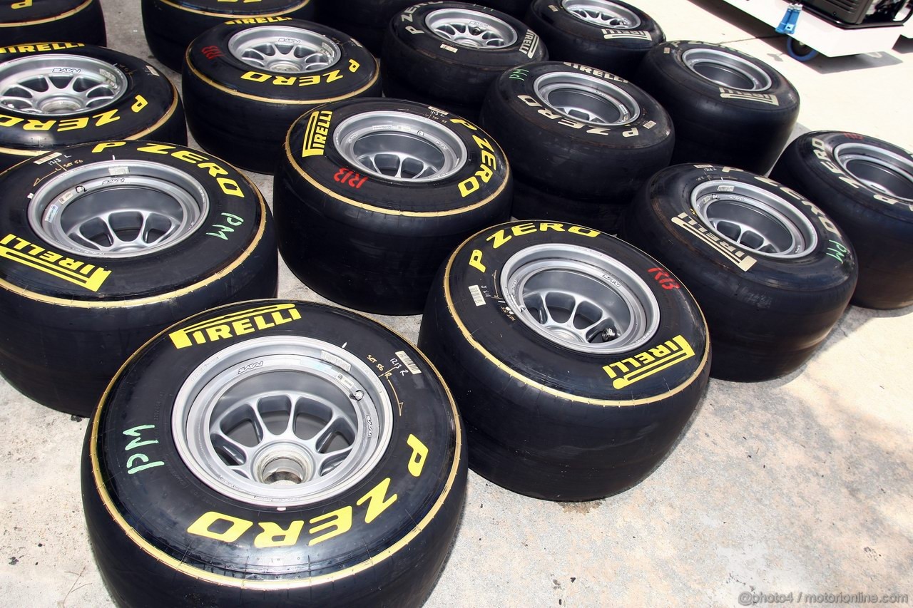 GP MALESIA, 07.04.2011- Tyres Pirelli 