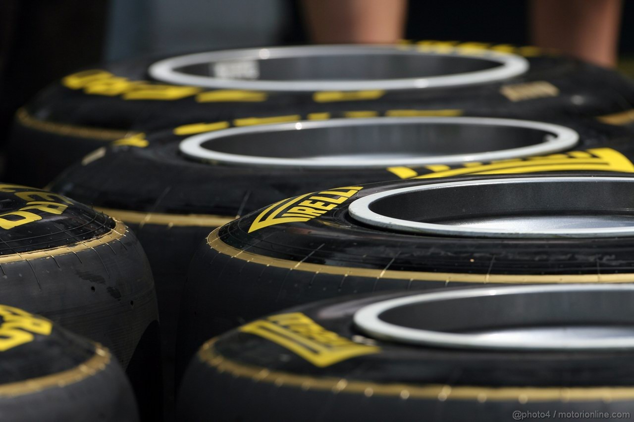 GP MALESIA, 07.04.2011- Tyres Pirelli