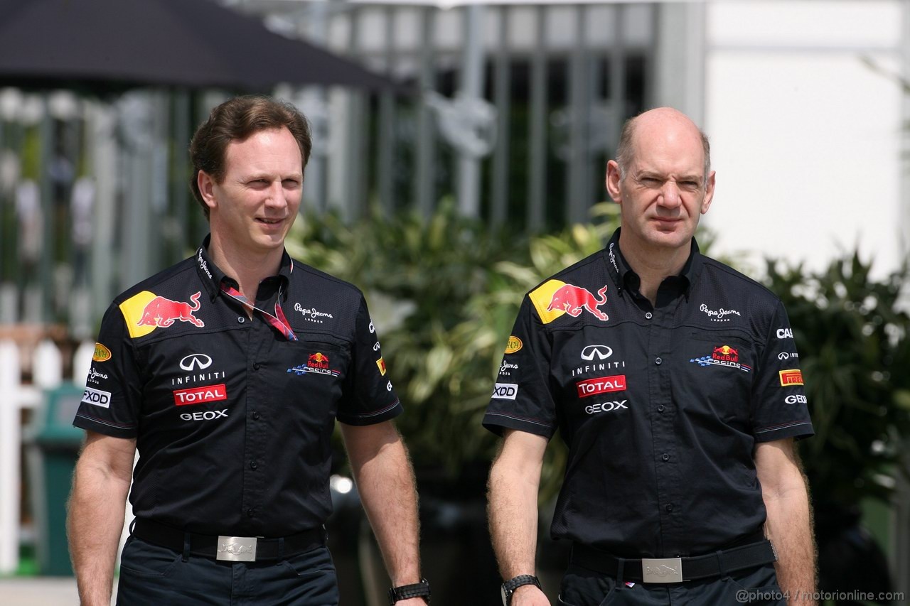 GP MALESIA, 09.04.2011- Christian Horner (GBR), Red Bull Racing, Sporting Director e Adrian Newey (GBR), Red Bull Racing , Technical Operations Director