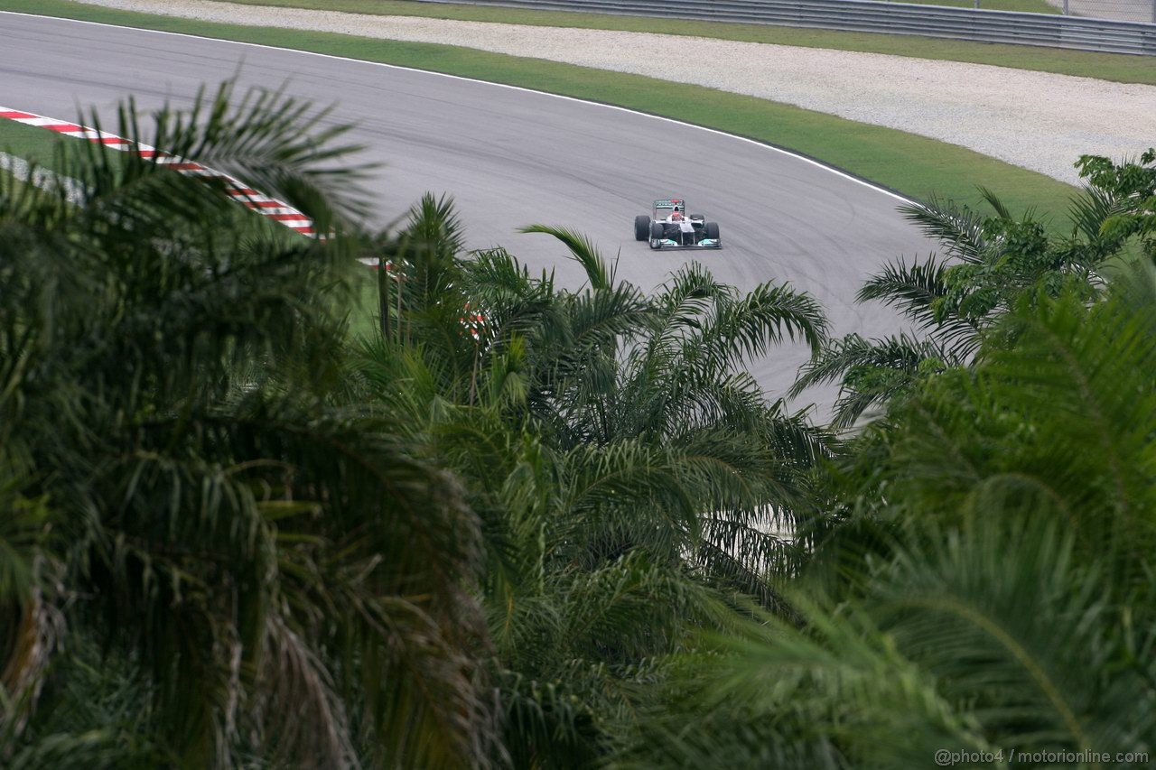 GP MALESIA, 09.04.2011- Prove Libere 3, Sabato, Michael Schumacher (GER), Mercedes GP Petronas F1 Team, MGP W02 