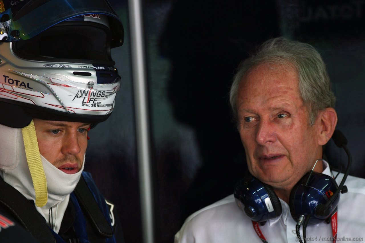 GP MALESIA, 09.04.2011- Prove Libere 3, Sabato, Sebastian Vettel (GER), Red Bull Racing, RB7 e Helmut Marko (AUT), Red Bull Racing, Red Bull Advisor 