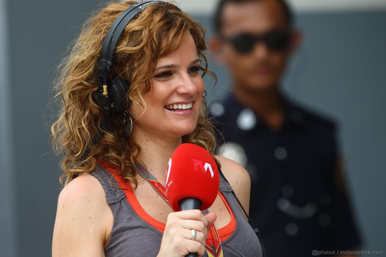 GP MALESIA, 09.04.2011- Prove Libere 3, Sabato, Maria Jose Berbagall (ESP) Canal 9 Spanish TV