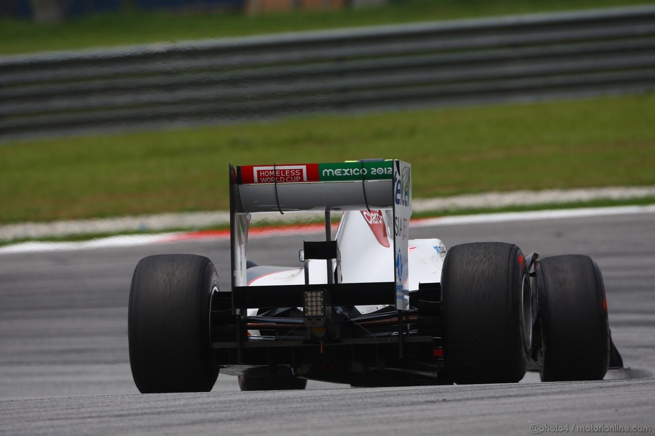 GP MALESIA, 09.04.2011- Prove Libere 3, Sabato, Sergio Pérez (MEX), Sauber F1 Team C30 