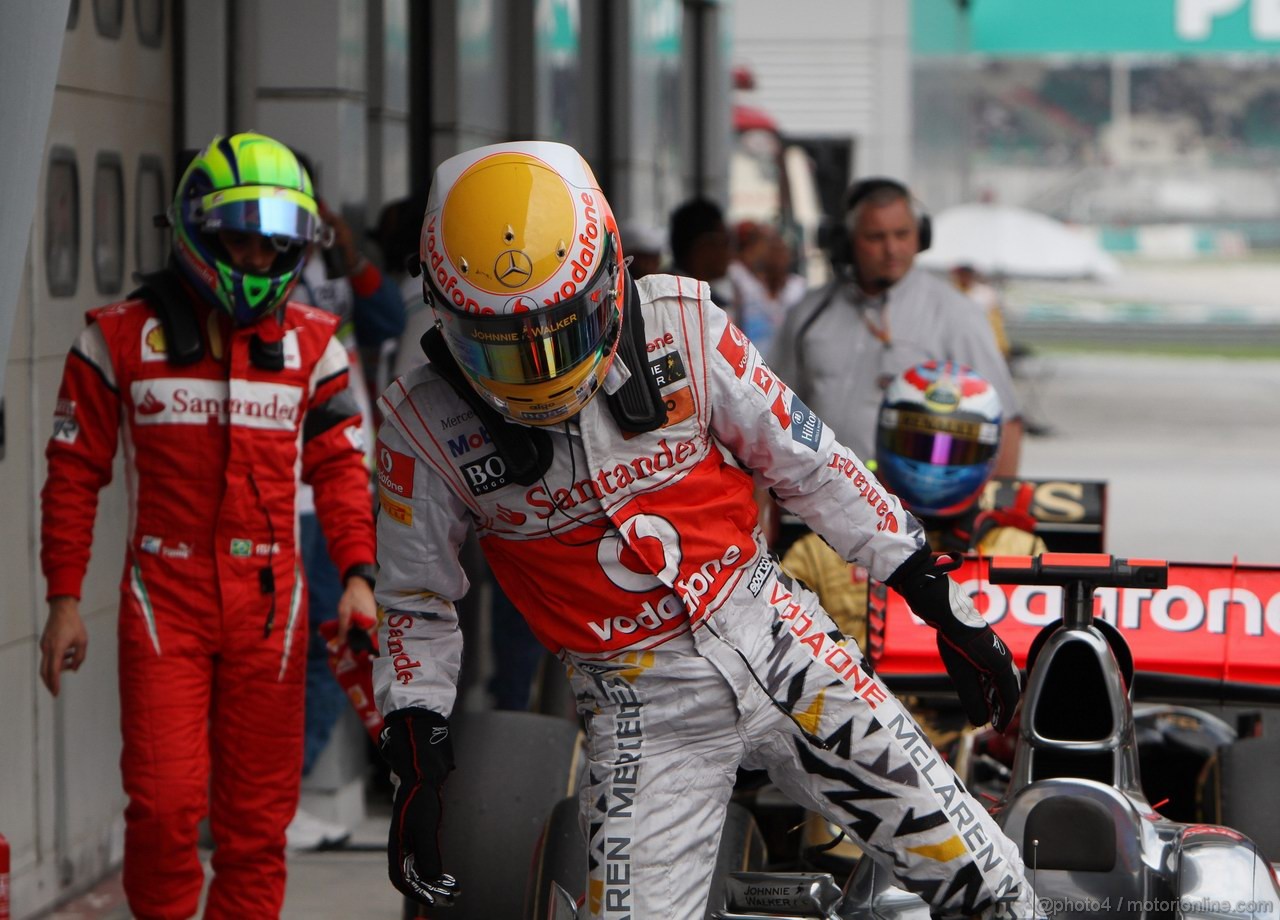 GP MALESIA, 09.04.2011- Qualifiche, Felipe Massa (BRA), Ferrari, F-150 Italia e Lewis Hamilton (GBR), McLaren  Mercedes, MP4-26 
