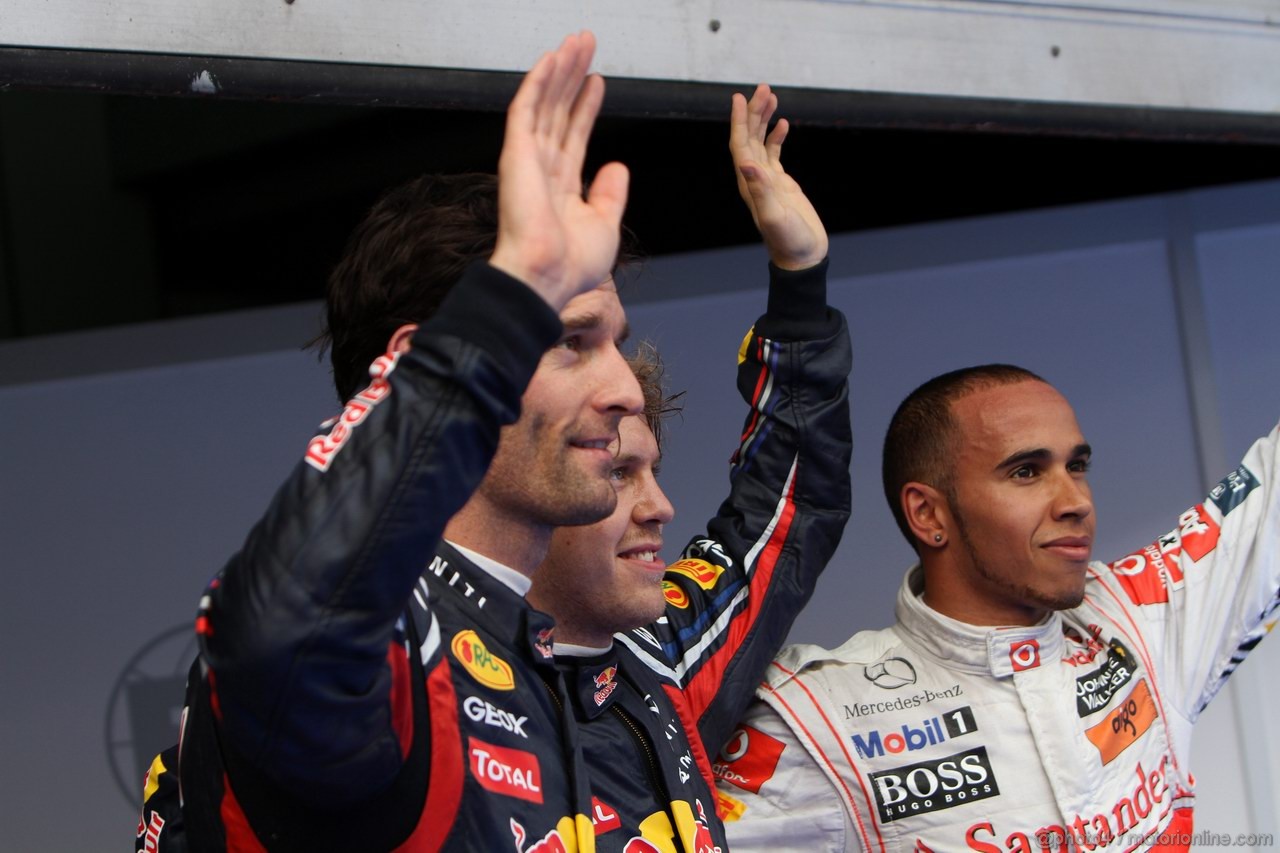 GP MALESIA, 09.04.2011- Qualifiche, Mark Webber (AUS), Red Bull Racing, RB7 terzo, Sebastian Vettel (GER), Red Bull Racing, RB7 pole position e Lewis Hamilton (GBR), McLaren Mercedes, MP4-26 secondo