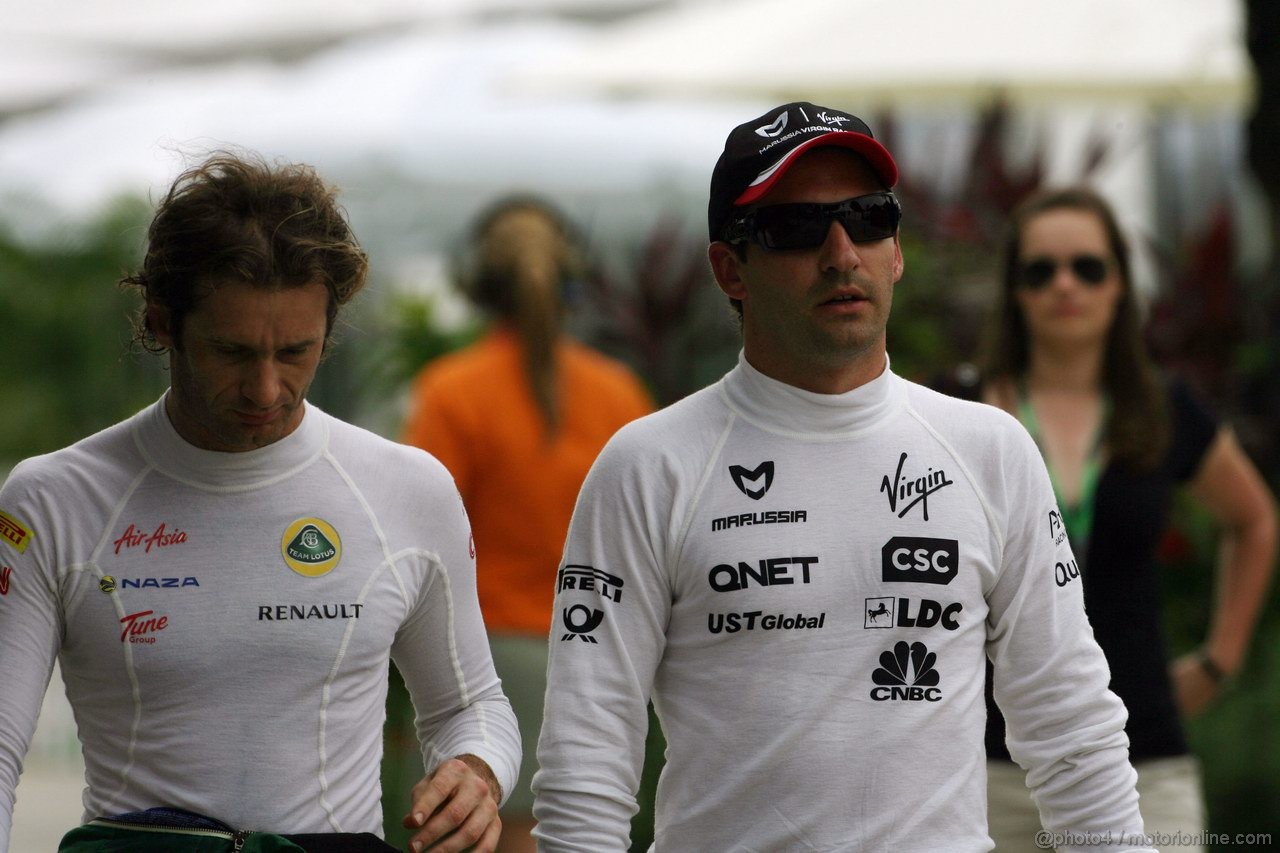 GP MALESIA, 09.04.2011- Qualifiche, Jarno Trulli (ITA), Team Lotus, TL11 e Timo Glock (GER), Marussia Virgin Racing VR-02 