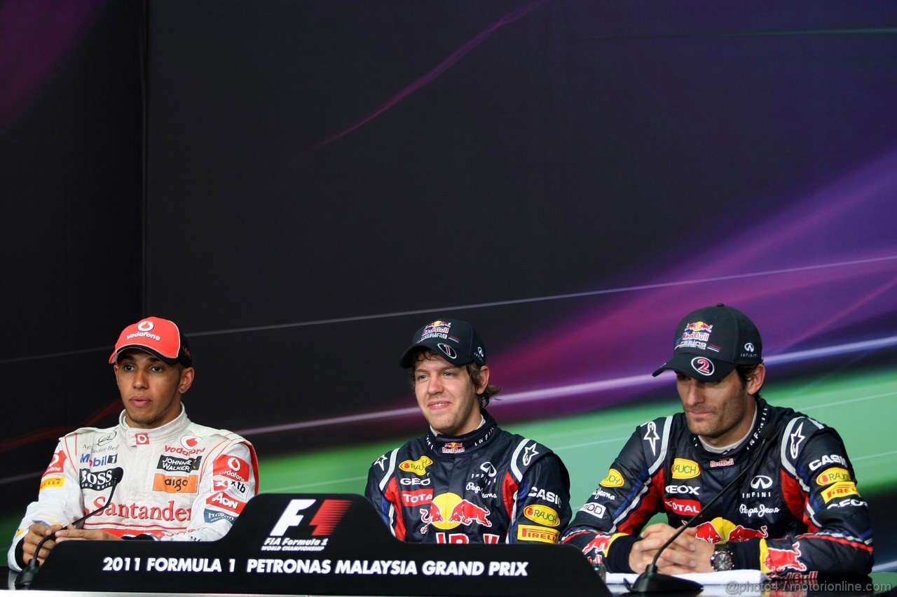 GP MALESIA, 09.04.2011- Qualifiche, Conferenza Stampa, Lewis Hamilton (GBR), McLaren  Mercedes, MP4-26 secondo, Sebastian Vettel (GER), Red Bull Racing, RB7 pole position e Mark Webber (AUS), Red Bull Racing, RB7 terzo 