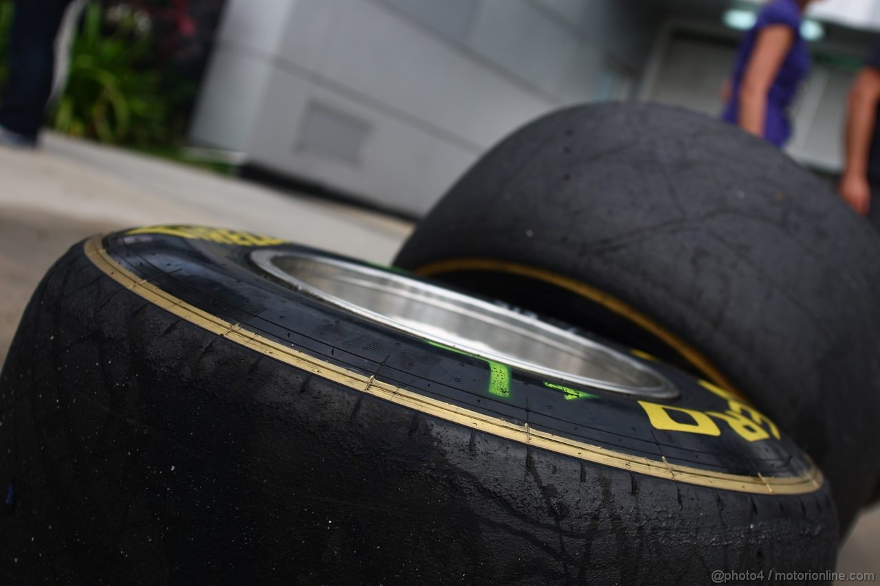 GP MALESIA, 09.04.2011- Tyres Pirelli