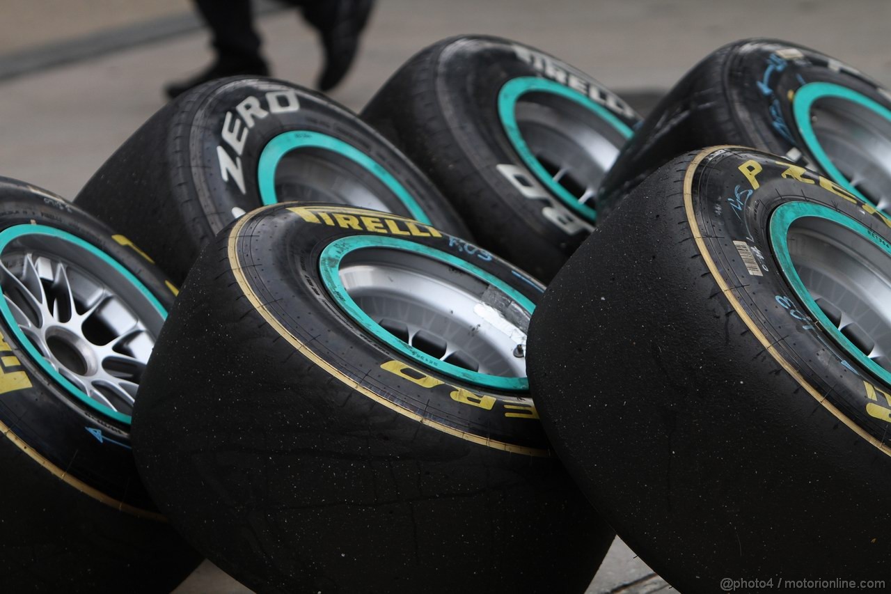 GP MALESIA, 09.04.2011- Tyres Pirelli 