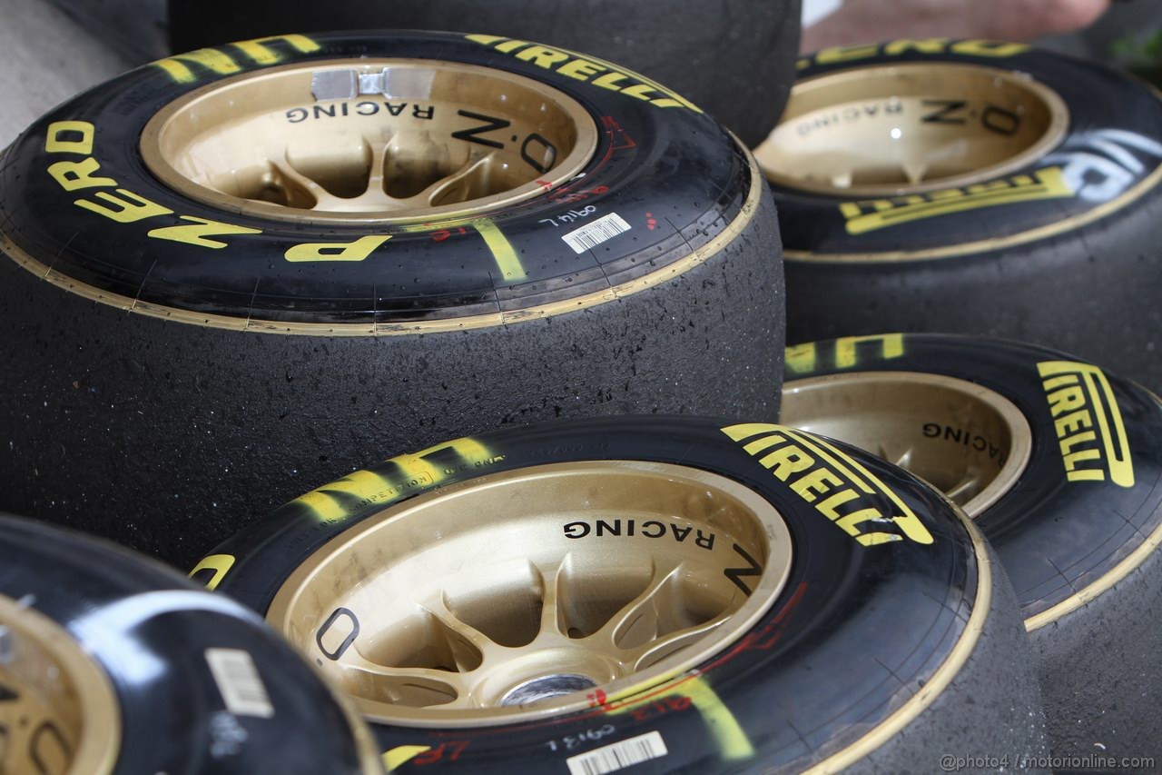 GP MALESIA, 09.04.2011- Tyres Pirelli, Wheels OZ 