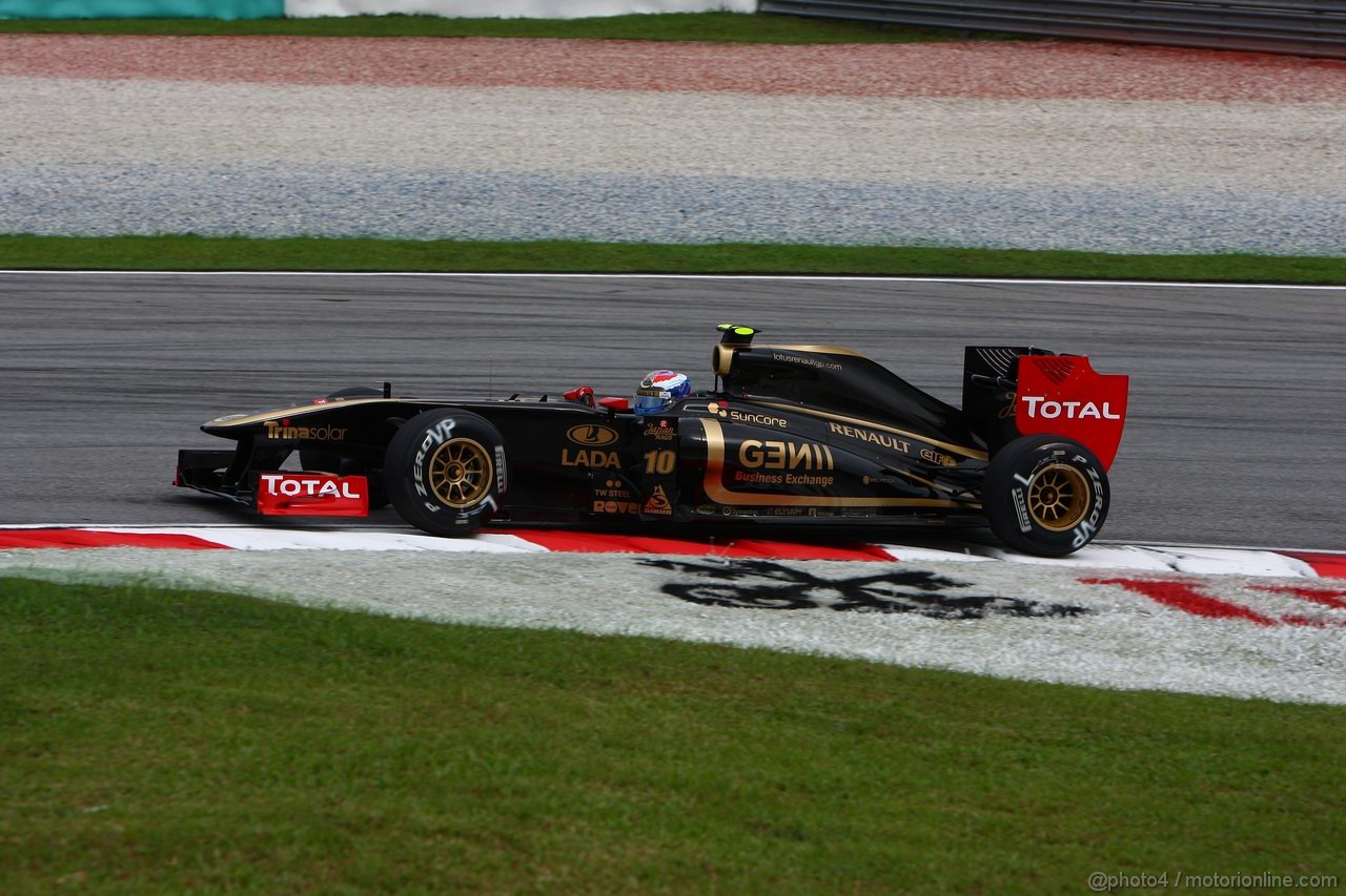 GP MALESIA, 08.04.2011- Prove Libere 1, Venerdi', Vitaly Petrov (RUS), Lotus Renault GP, R31