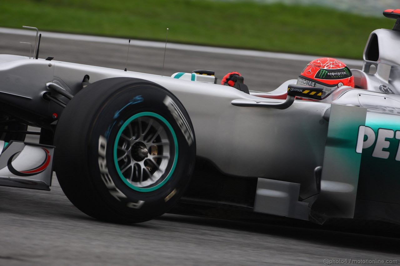 GP MALESIA, 08.04.2011- Prove Libere 1, Venerdi', Michael Schumacher (GER), Mercedes GP Petronas F1 Team, MGP W02 