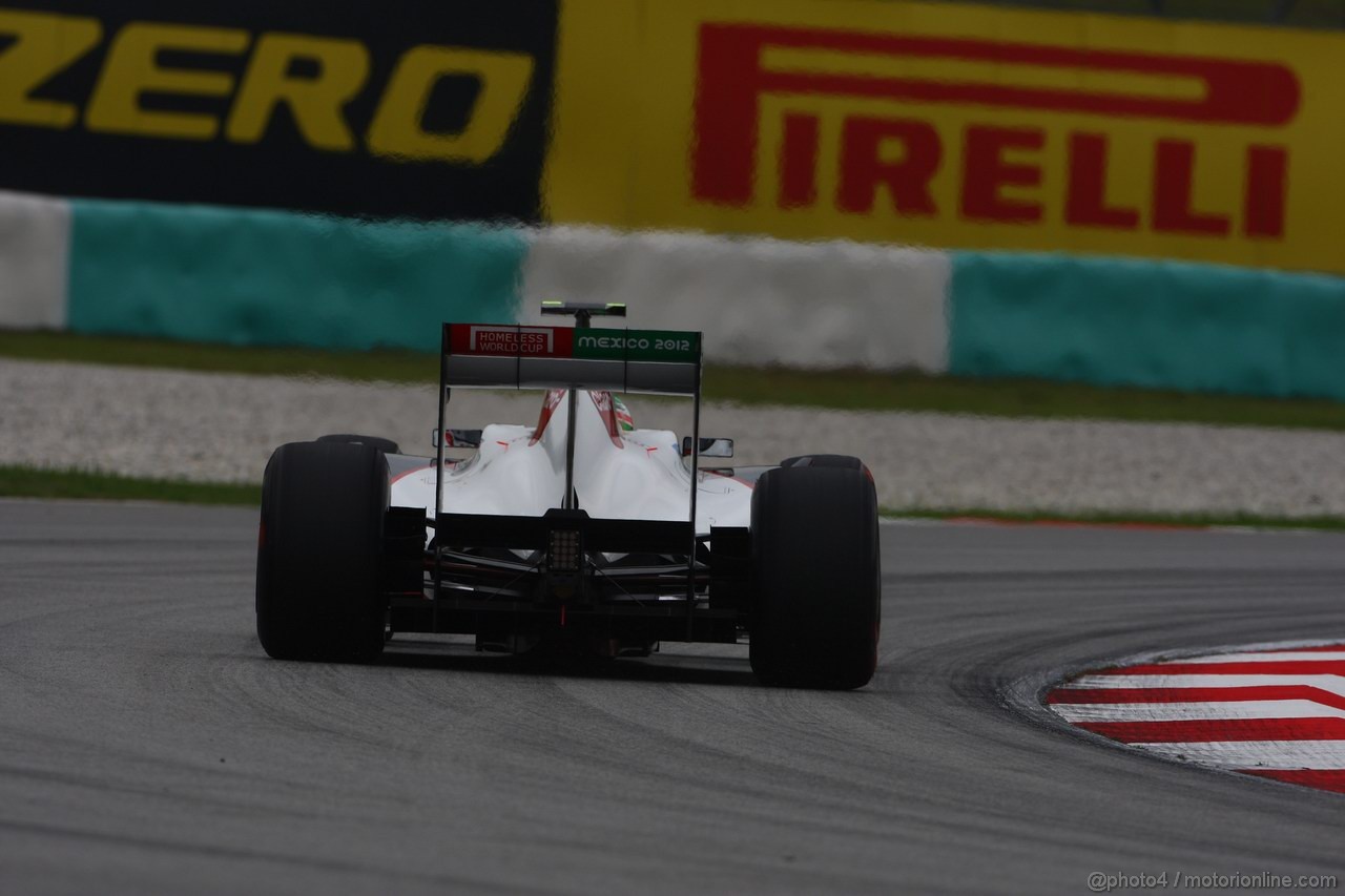 GP MALESIA, 08.04.2011- Prove Libere 1, Venerdi', Sergio Pérez (MEX), Sauber F1 Team C30