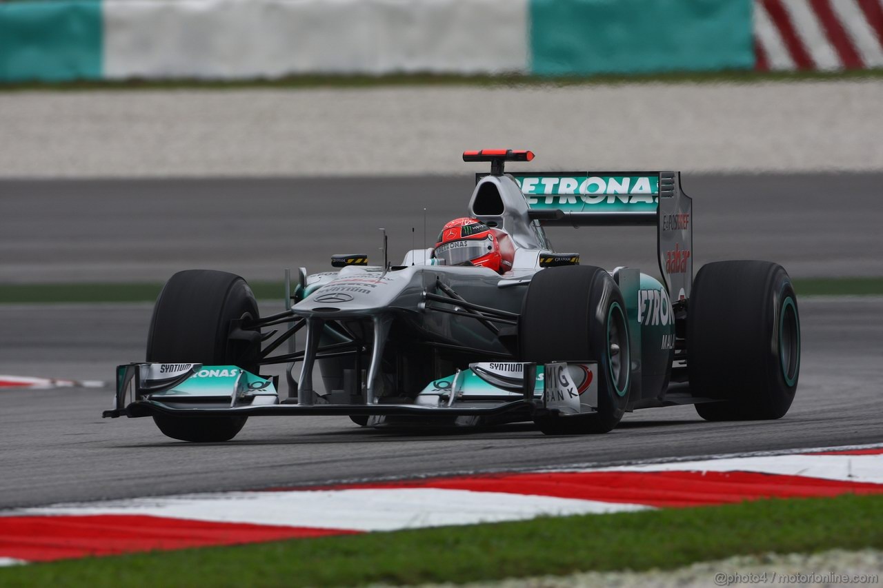 GP MALESIA, 08.04.2011- Prove Libere 1, Venerdi', Michael Schumacher (GER), Mercedes GP Petronas F1 Team, MGP W02