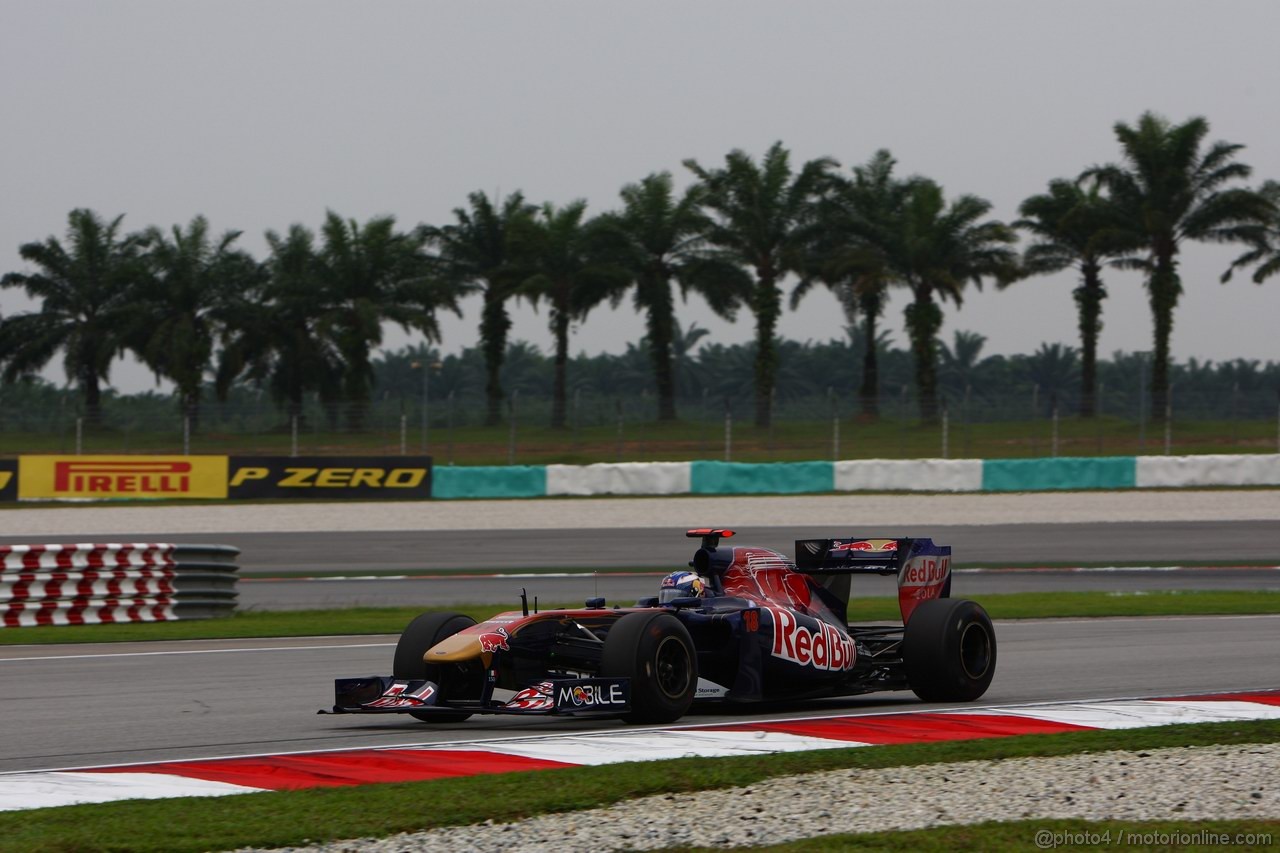 GP MALESIA, 08.04.2011- Prove Libere 1, Venerdi', Daniel Ricciardo (AUS), Test Driver Scuderia Toro Rosso, STR6
