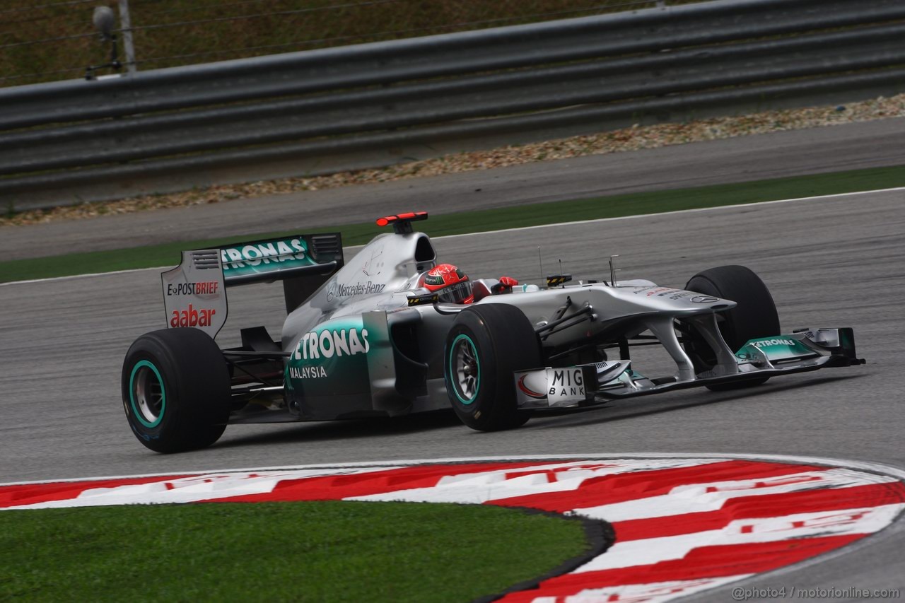 GP MALESIA, 08.04.2011- Prove Libere 1, Venerdi', Michael Schumacher (GER), Mercedes GP Petronas F1 Team, MGP W02 