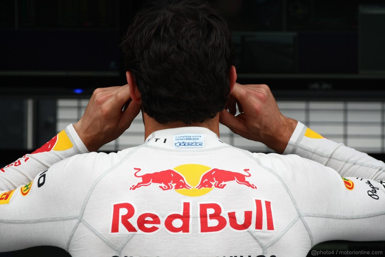 GP MALESIA, 08.04.2011- Prove Libere 1, Venerdi', Mark Webber (AUS), Red Bull Racing, RB7 