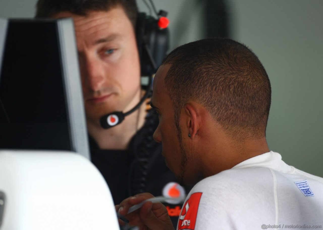 GP MALESIA, 08.04.2011- Prove Libere 1, Venerdi', Lewis Hamilton (GBR), McLaren  Mercedes, MP4-26 
